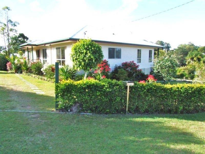 4 Farmborough Court, Southside QLD 4570