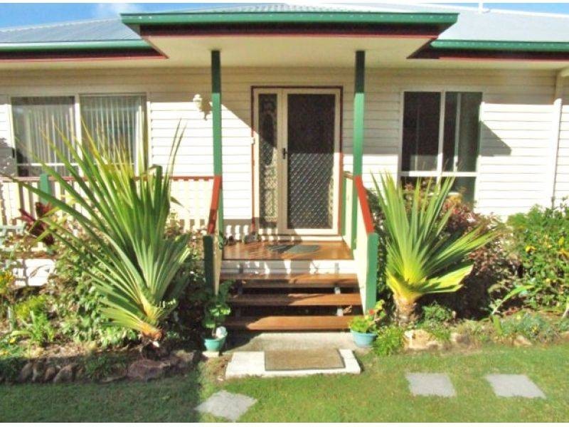 4 Farmborough Court, Southside QLD 4570