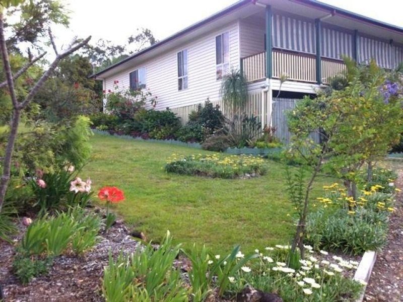 4 Farmborough Court, Southside QLD 4570