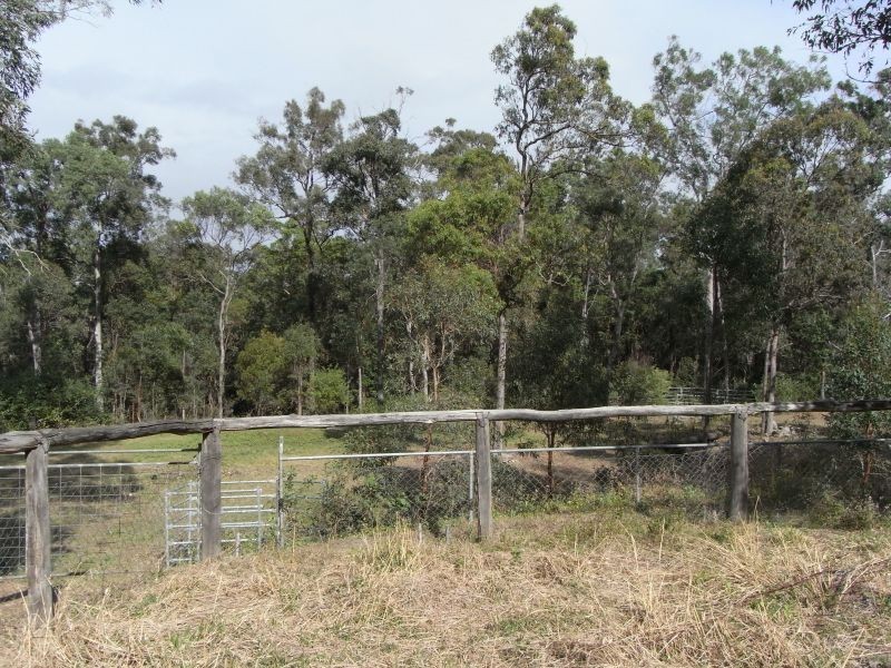 445 McIntosh Creek Road, Mcintosh Creek QLD 4570