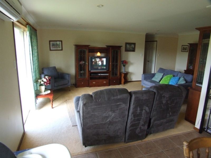 25 Plowman Road, Canina QLD 4570