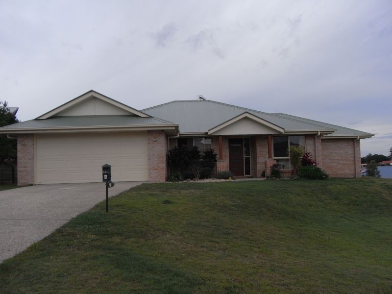 4 Oxley Court, Southside QLD 4570