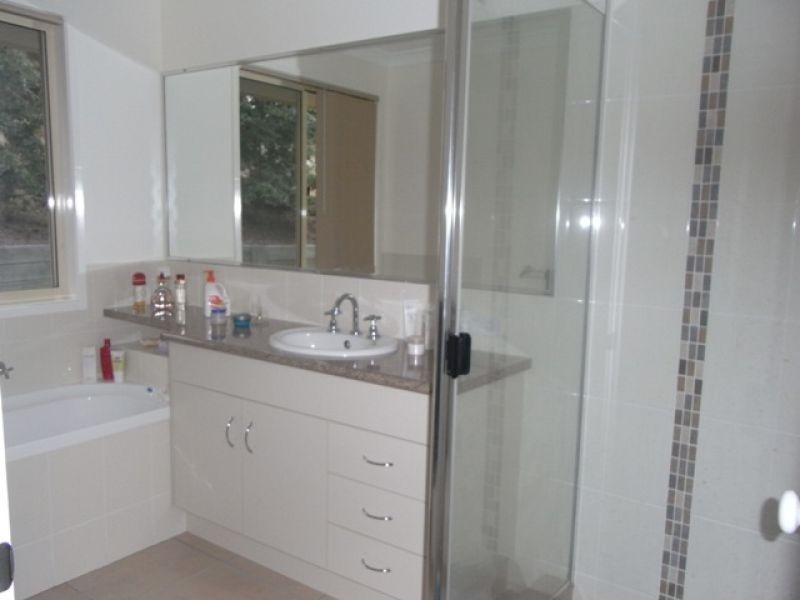 4 Oxley Court, Southside QLD 4570