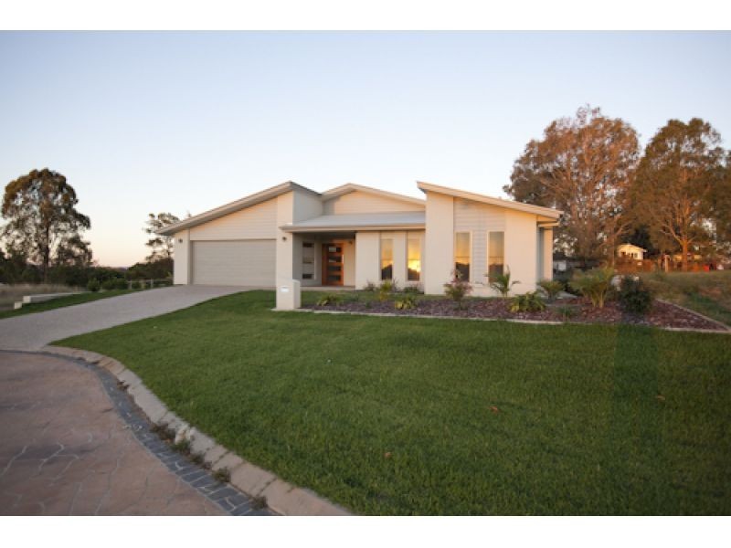 32 Directors Circuit, Jones Hill QLD 4570