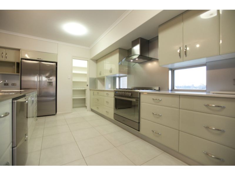 32 Directors Circuit, Jones Hill QLD 4570