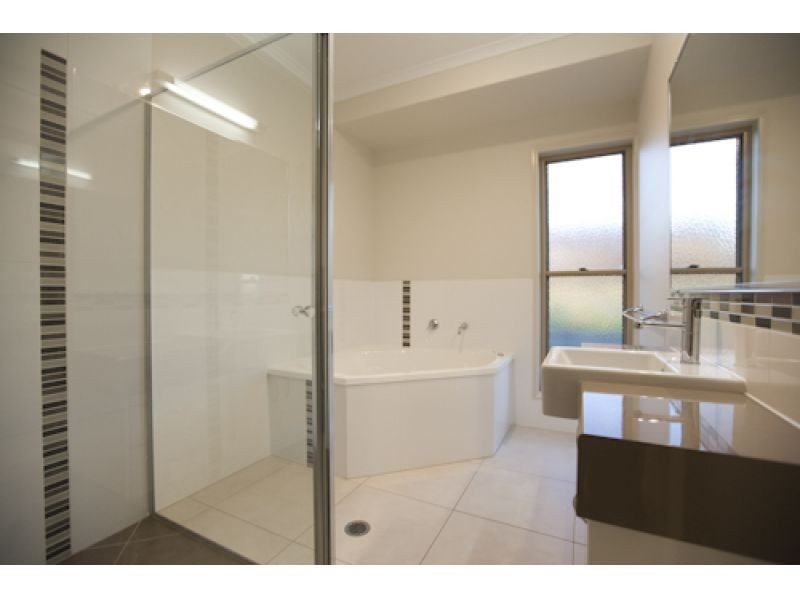 32 Directors Circuit, Jones Hill QLD 4570