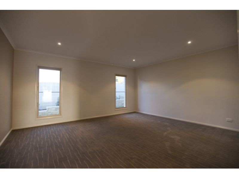 32 Directors Circuit, Jones Hill QLD 4570