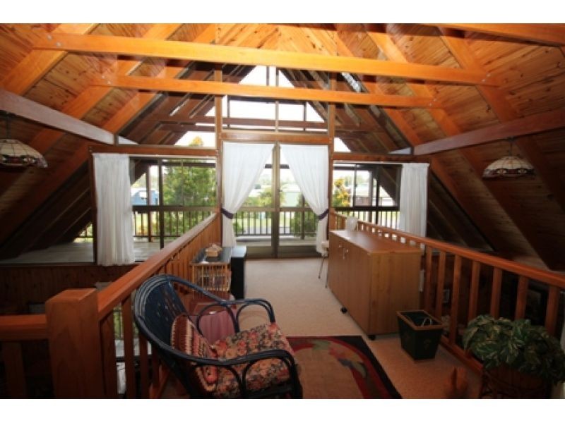 4 Drummer Street, Tin Can Bay QLD 4580
