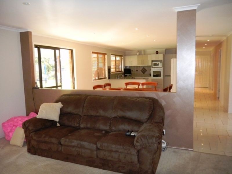 114 Sorensen Road, Southside QLD 4570