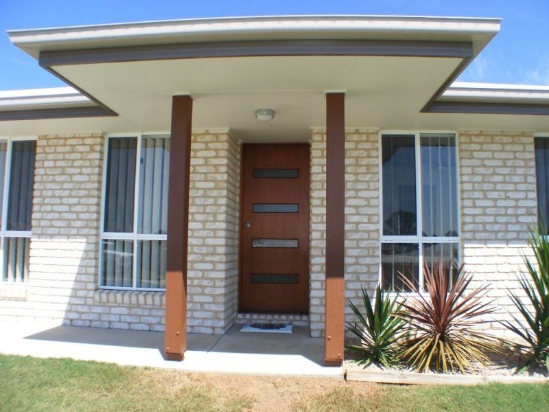 8 Principal Place, Jones Hill QLD 4570