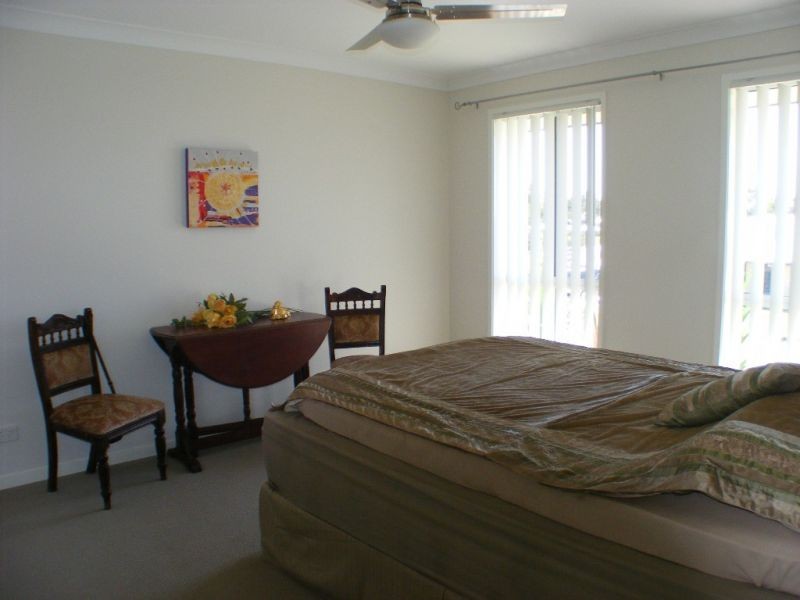 8 Principal Place, Jones Hill QLD 4570