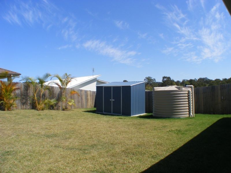 8 Principal Place, Jones Hill QLD 4570