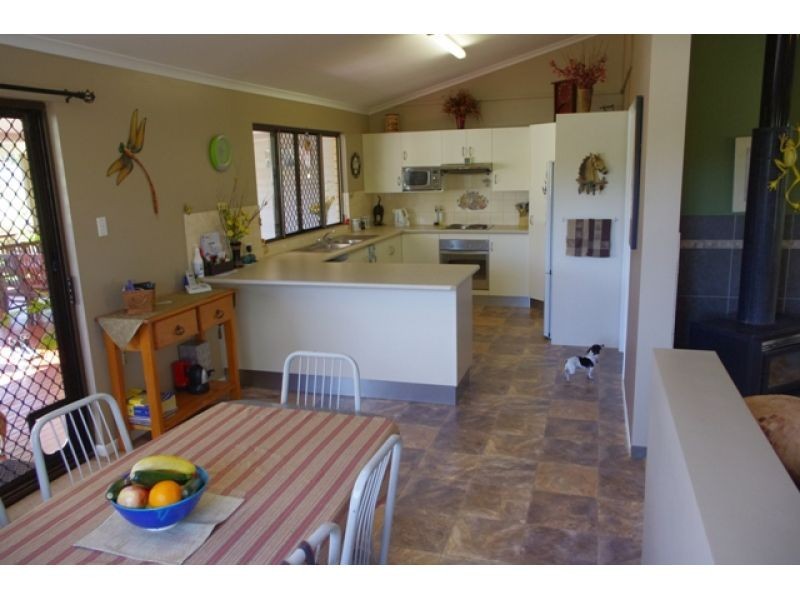 4 Emerald Drive, Southside QLD 4570
