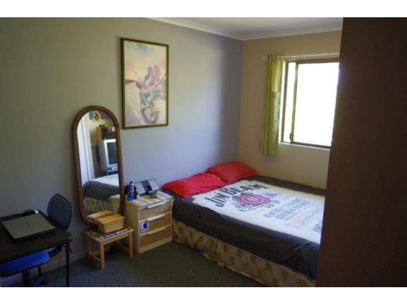 4 Emerald Drive, Southside QLD 4570