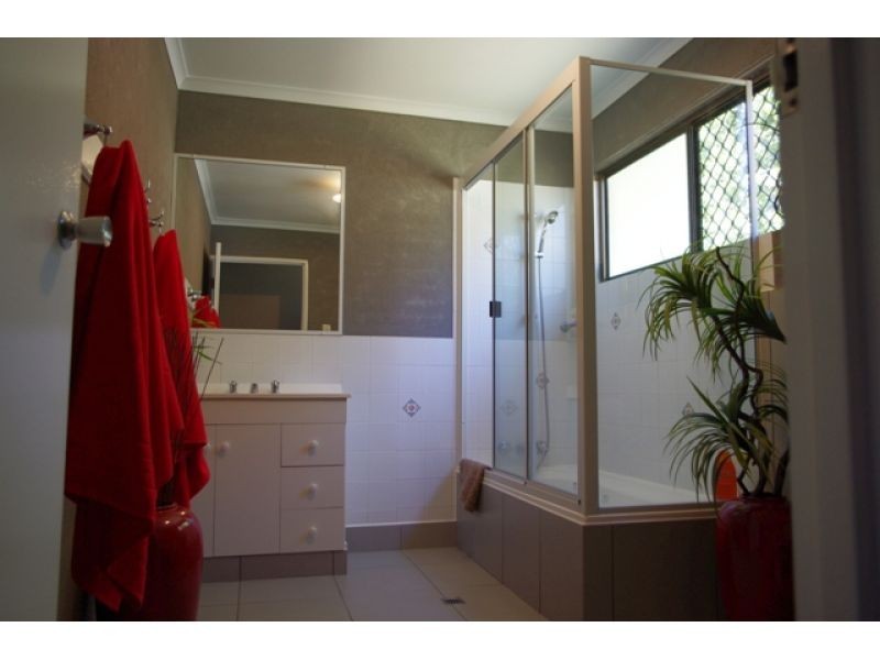 4 Emerald Drive, Southside QLD 4570
