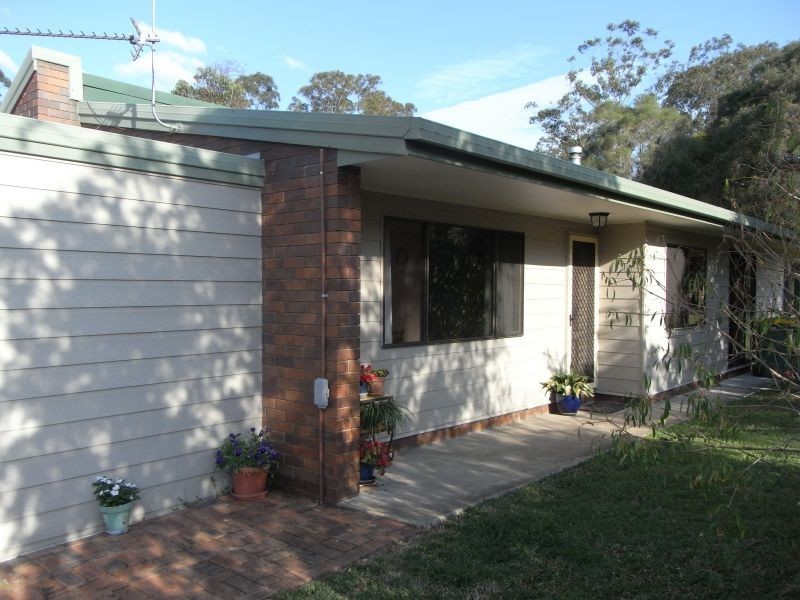 9 Heather Street, Southside QLD 4570