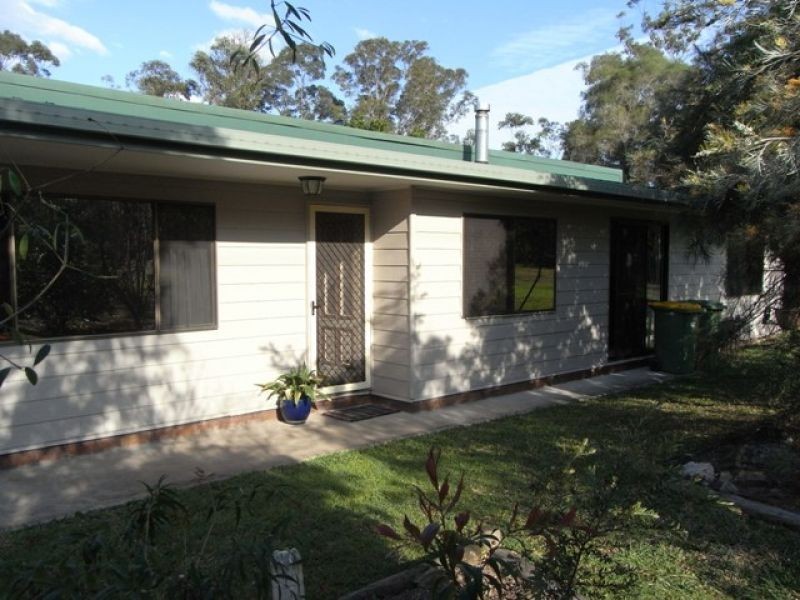 9 Heather Street, Southside QLD 4570