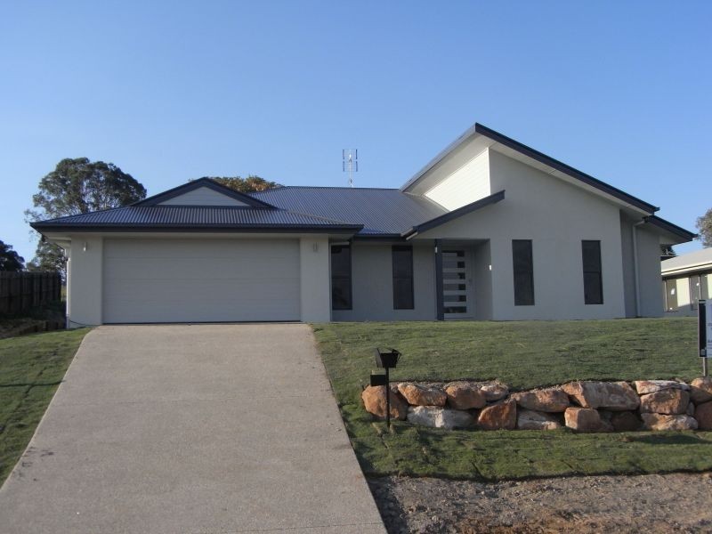 8 Eagle Hawk Drive, Southside QLD 4570