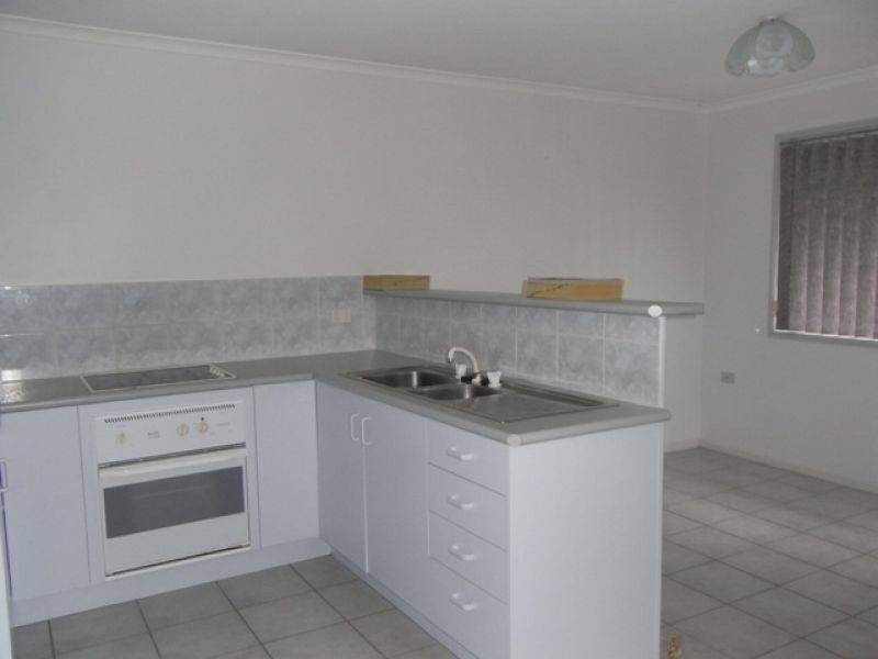 2, 17 Withey Street, Southside QLD 4570