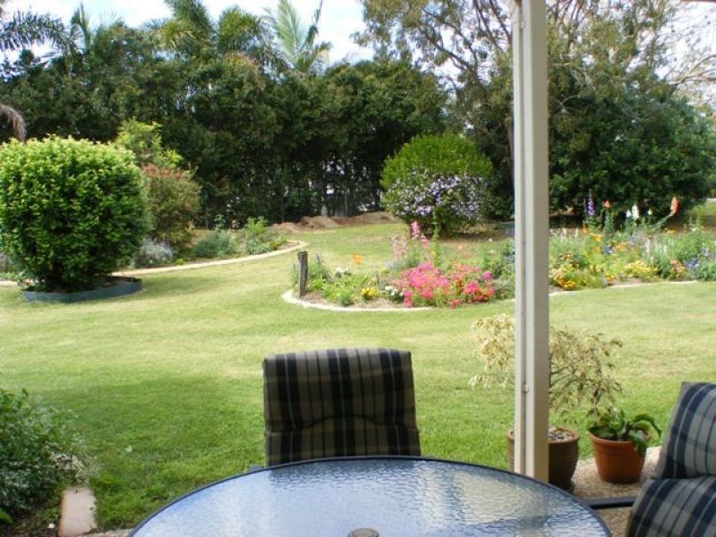 2 Ruby Court, Southside QLD 4570
