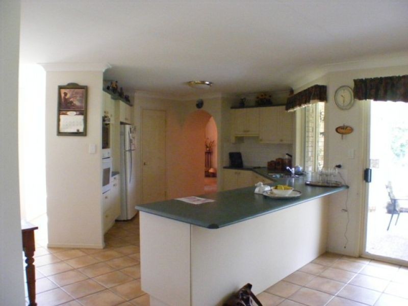 2 Ruby Court, Southside QLD 4570