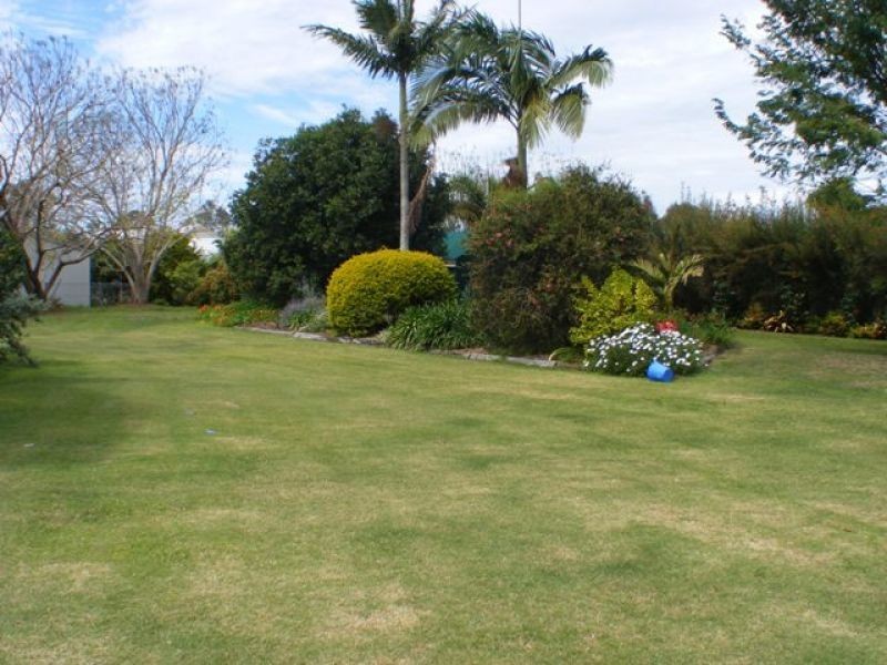 2 Ruby Court, Southside QLD 4570