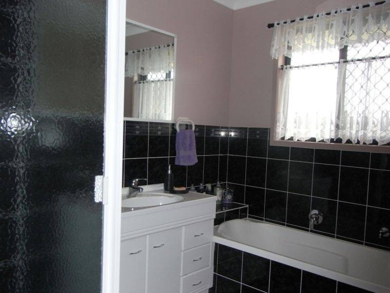 9 Castlereagh Court, Southside QLD 4570