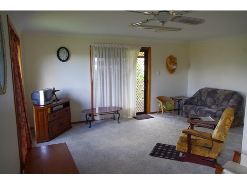 11 Furness Street, Southside QLD 4570