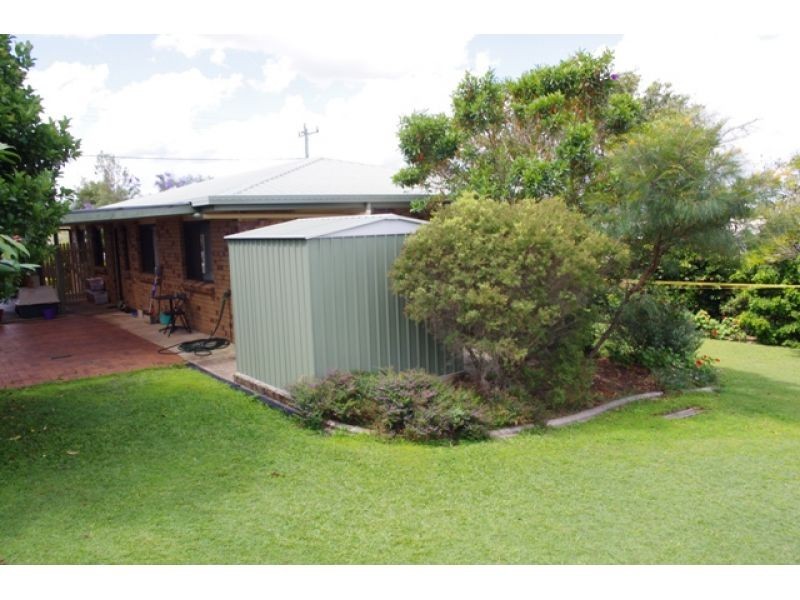 11 Furness Street, Southside QLD 4570