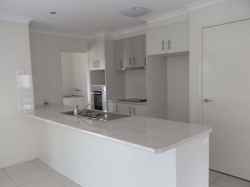 4 Principal Place, Jones Hill QLD 4570