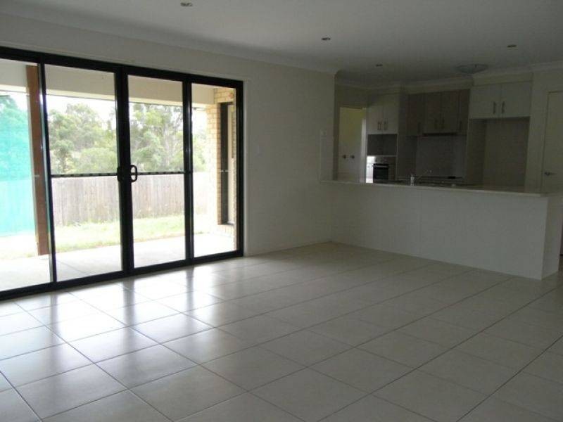 4 Principal Place, Jones Hill QLD 4570