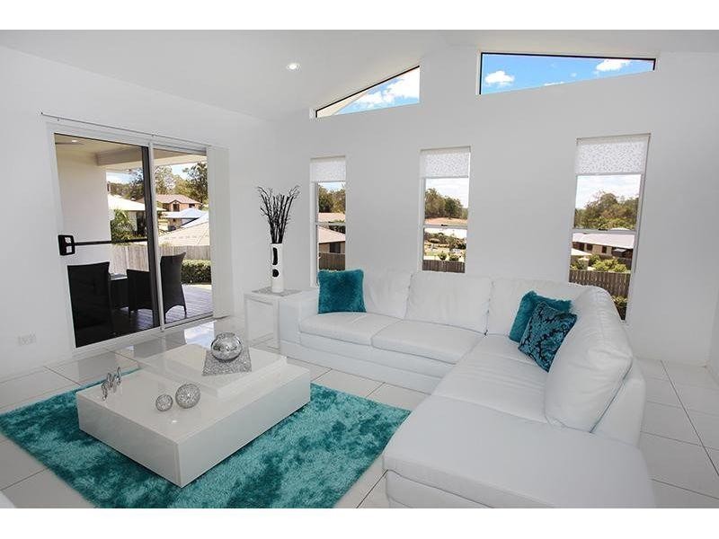 36 Hilltop Avenue, Southside QLD 4570