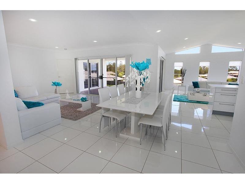 36 Hilltop Avenue, Southside QLD 4570