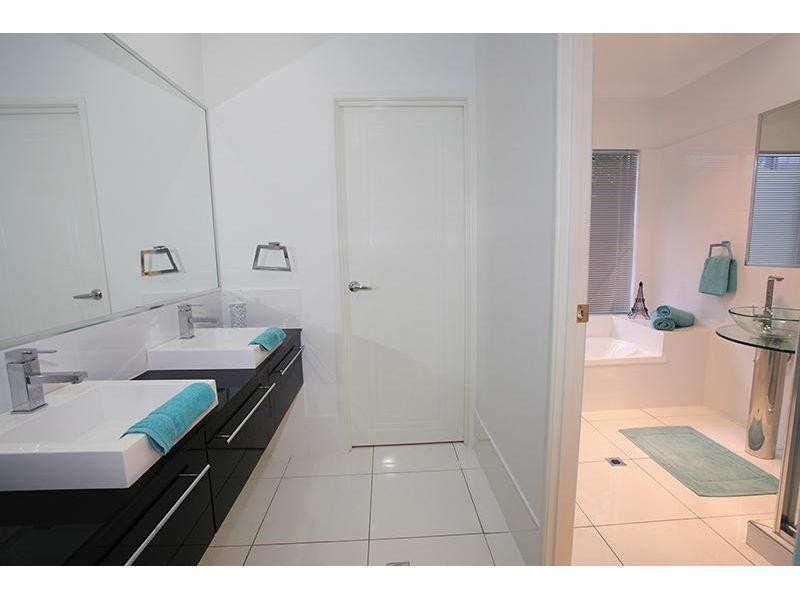 36 Hilltop Avenue, Southside QLD 4570