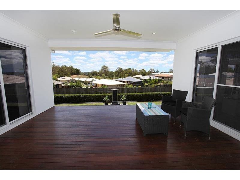 36 Hilltop Avenue, Southside QLD 4570