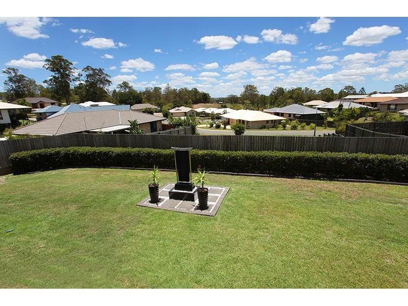 36 Hilltop Avenue, Southside QLD 4570