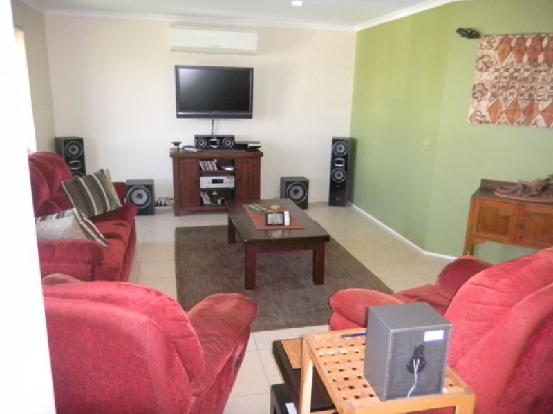 10 Bishop Court, Southside QLD 4570