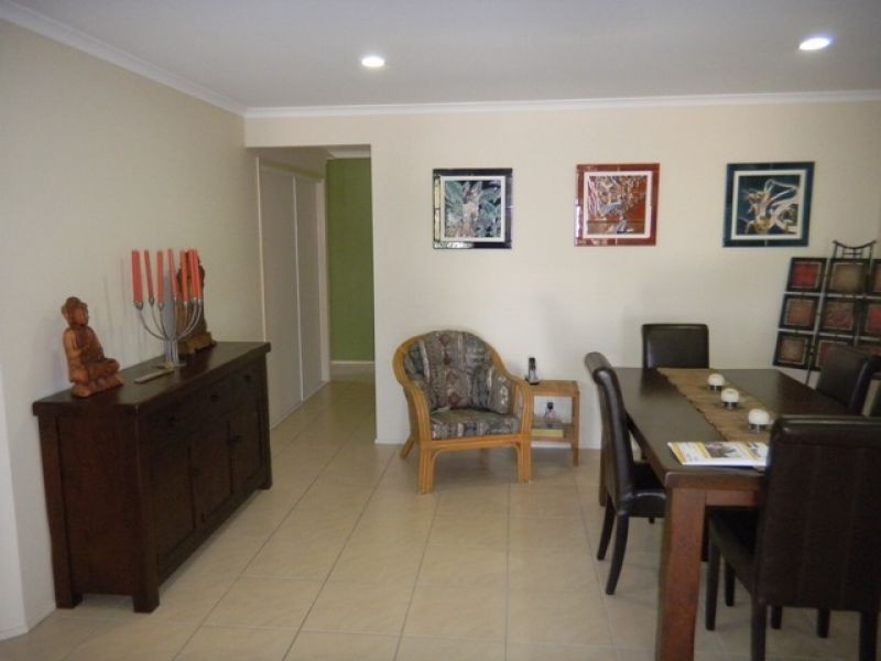 10 Bishop Court, Southside QLD 4570