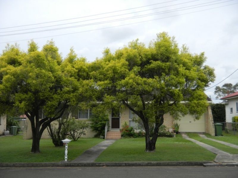 11 Justin Street, Southside QLD 4570