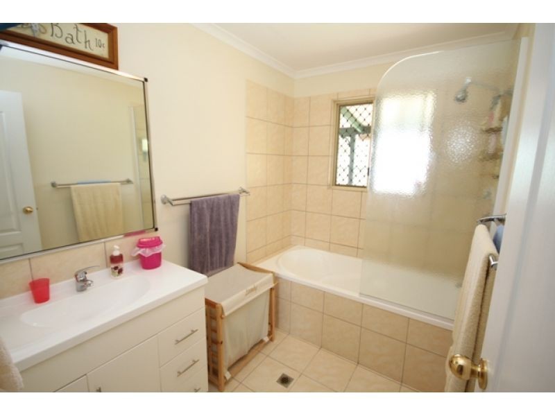 12 Regent Court, Cooloola Cove QLD 4580