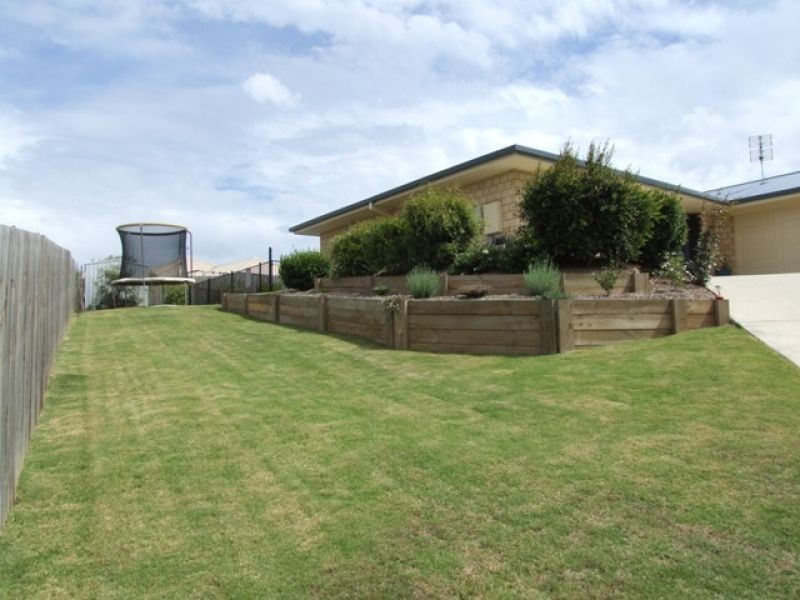 5 Moreton Court, Southside QLD 4570