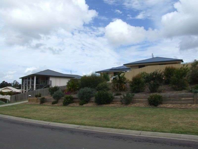 5 Moreton Court, Southside QLD 4570