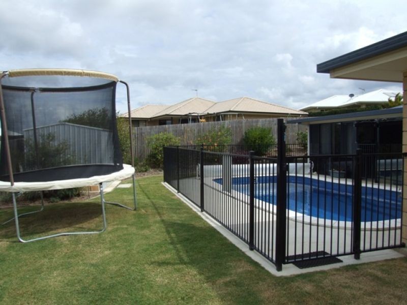 5 Moreton Court, Southside QLD 4570
