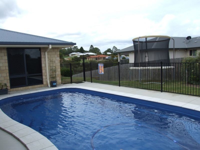 5 Moreton Court, Southside QLD 4570