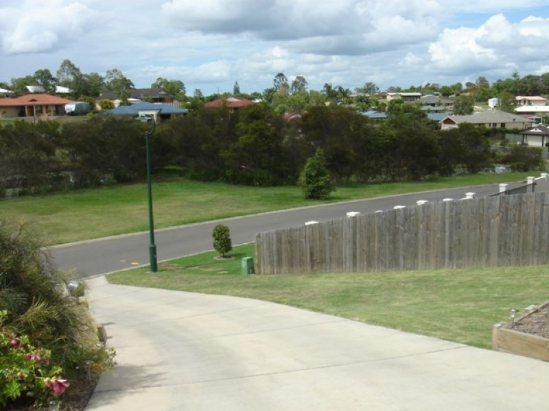 5 Moreton Court, Southside QLD 4570