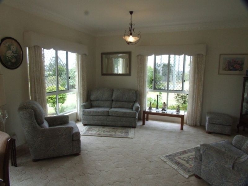 85 McIntosh Creek Road, Jones Hill QLD 4570