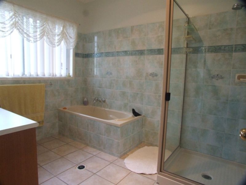 85 McIntosh Creek Road, Jones Hill QLD 4570