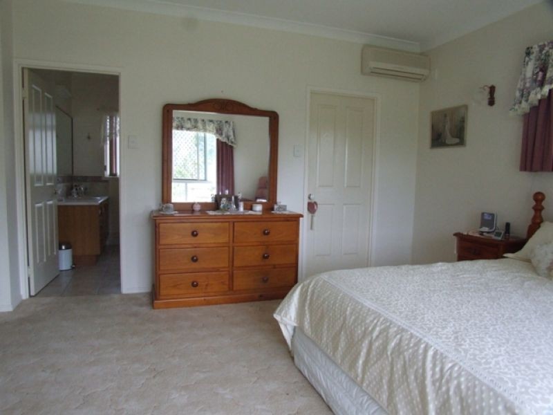 85 McIntosh Creek Road, Jones Hill QLD 4570