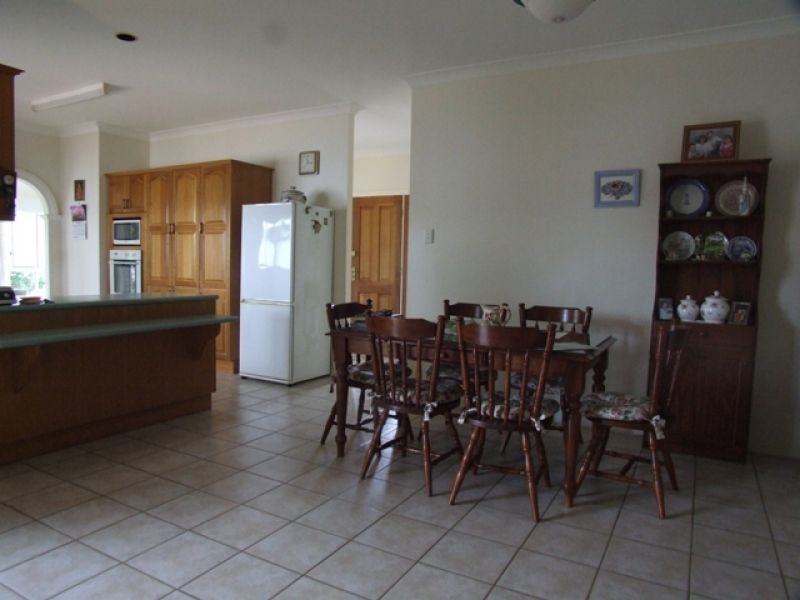 85 McIntosh Creek Road, Jones Hill QLD 4570