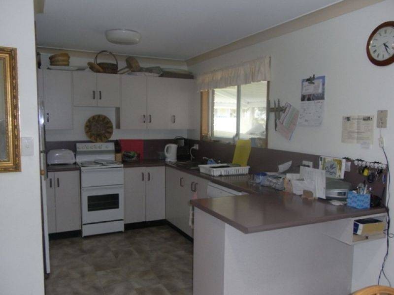 16 Watson Road, Southside QLD 4570
